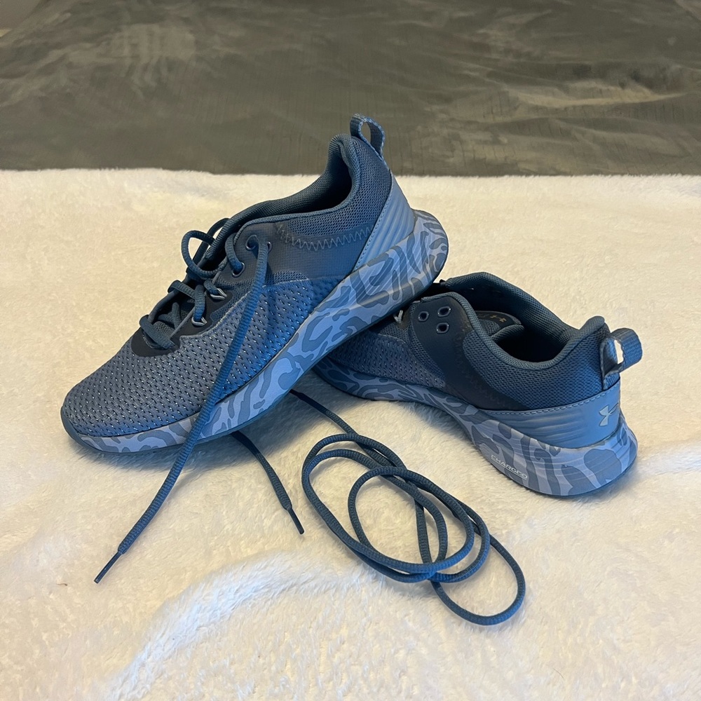 Under Armour Charged tennis Shoes